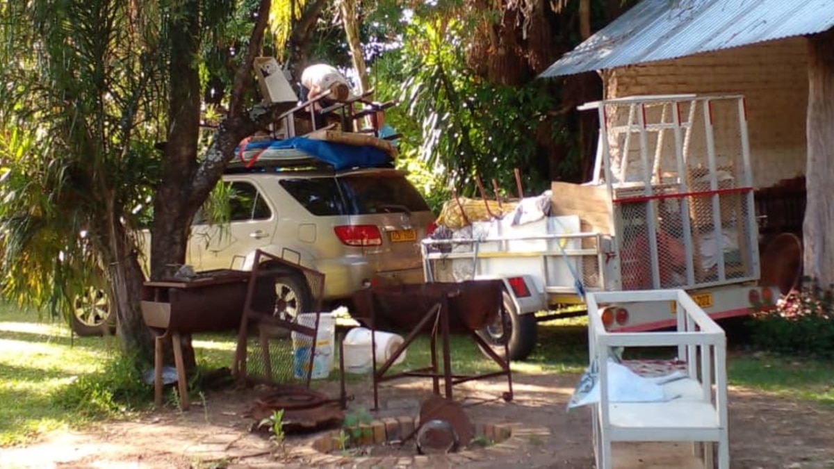 Zanu PF Activists Seize White Commercial Farmer's Sugar Plantation Leaving Owners, Workers Homeless - Vimarsana News