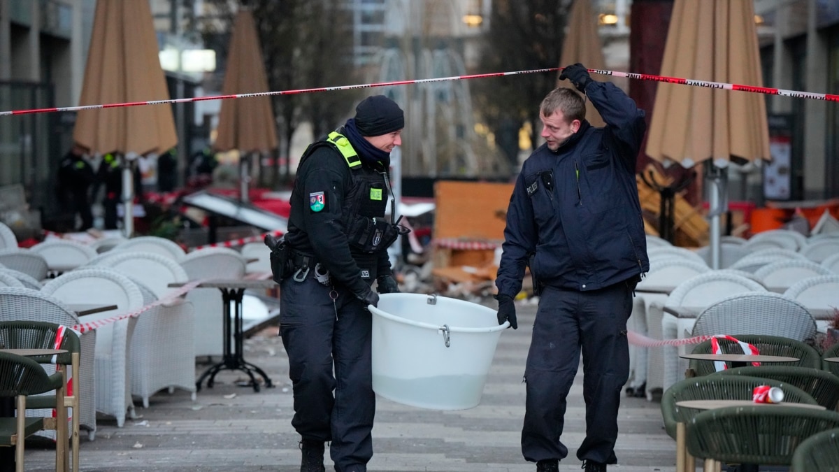 Das US-Team hilft bei der Untersuchung des zerstörten Berliner Aquariums