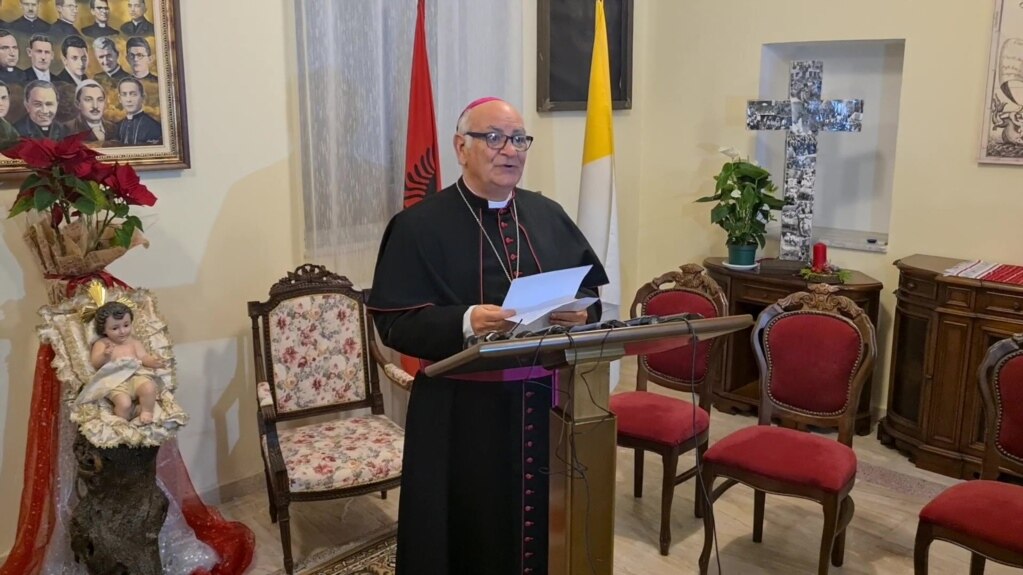 Kryetari i Konferencës Ipeshkvnore të Shqipërisë, imzot Angelo Massafra