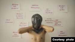  မြောက်အမေရိကားမှာ ဖြန့်ချိဖို့စီစဉ်ထားတဲ့ အမည်မဖော်တဲ့ မြန်မာနိုင်ငံက ဒါရိုက်တာ ၁၀ ပေါင်းစပ်ဖန်တီးထားတဲ့ Myanmar Diaries မှတ်တမ်းရုပ်ရှင်။ (Photo Crd: Myanmar Diaries)