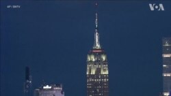 纽约帝国大厦蓝白灯光秀