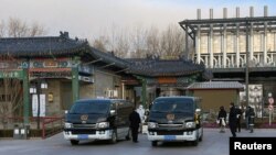 北京一家火葬場的工作人員正在工作。（2022年12月17日）