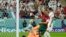 Vedet Potige Cristiano Ronaldo selebre gol ekip li make pandan match Gwoup H yo kont Urugwe nan Mondyal Foutbol Qatar la, 28 Nov. 2022.