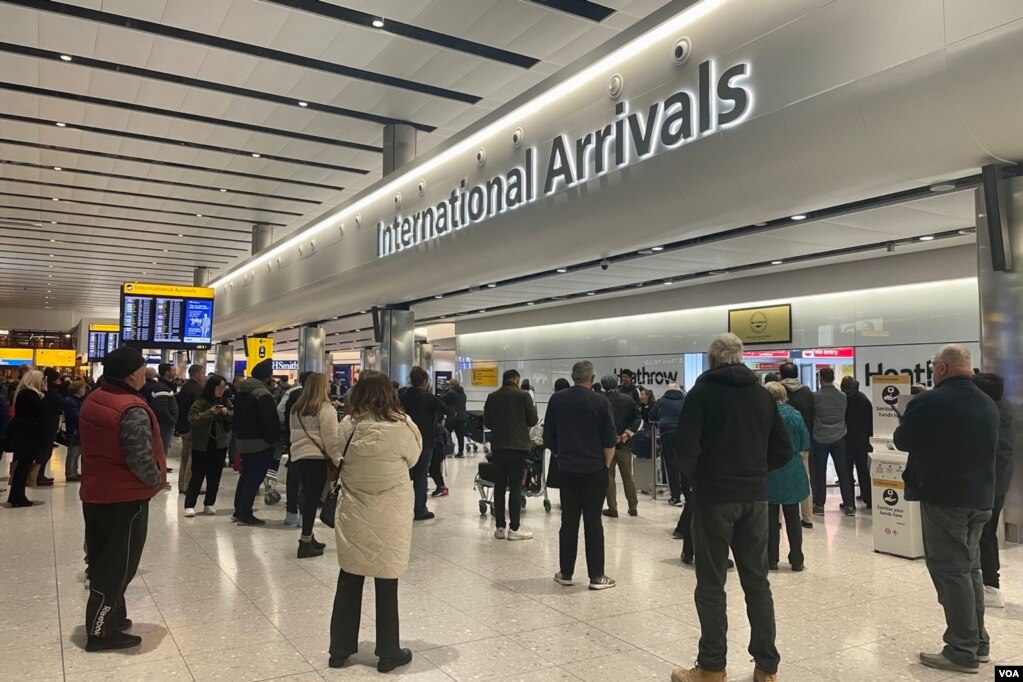 2023年1月9日英国伦敦希思罗机场国际航班到境大堂。 （美国之音/郑乐捷）(photo:VOA)