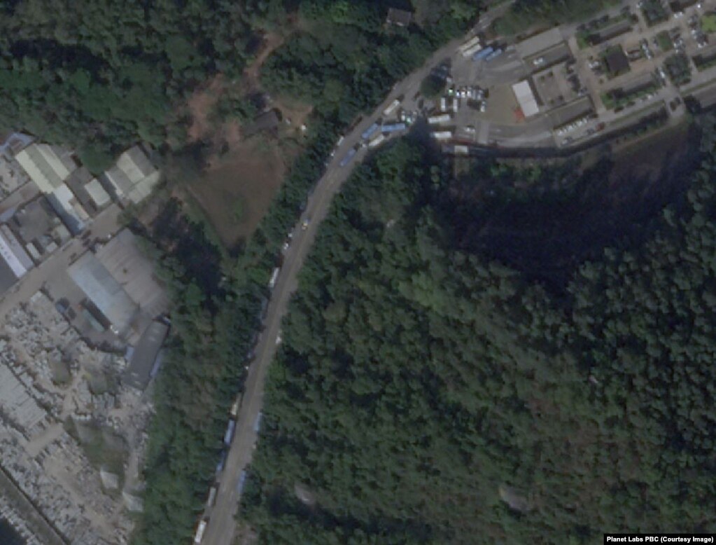 2022年12月26日，卫星图片中广州市番禺区殡仪馆的繁忙景象（来源：Planet Labs PBC)(photo:VOA)