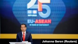 Presiden Joko Widodo berbicara pada KTT peringatan 45 tahun kemitraan ASEAN dan Uni Eropa di Brussel, Belgia, 14 Desember 2022. (Foto: REUTERS/Johanna Geron)