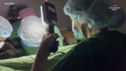 Կիևի հիվանդանոցում բժիշկները երեխայի սրտի վիրահատություն են կատարում_1.mp4