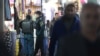 伊朗首都德黑兰大巴扎里的镇暴警察（2022年12月5日）