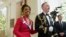 Chantez Gladys Knight rive nan yon resepsyon nan Lamezonblanch nan lone moun yo onore nan seremoni d one Sant Kennedy a, Dimanch 4 Desanm, 2022. 