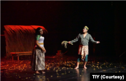 Pentas Teater Inklusi Yogyakarta mengadaptasi legenda Jaka Tarub, yang diperkaya dengan pesan-pesan terkait HIV/Aids. (Foto: Courtesy/TIY)