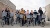 لنڈی کوتل میں پہلی بار مقامی خواتین کی سائیکل ریلی، مذہبی جماعتوں کی مخالفت