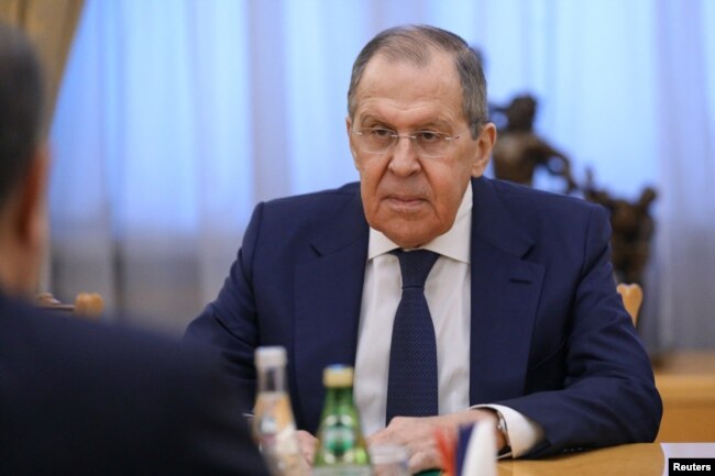 Menteri Luar Negeri Rusia Sergei Lavrov menghadiri pertemuan dengan Menlu Iran Hossein Amirabdollahian di Moskow, Rusia 20 Januari 2022. Kementerian Luar Negeri Rusia/Handout via REUTERS