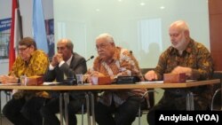 Duta Besar Palestina untuk Indonesia Fariz Mehdawi di kantor PBB Jakarta Selasa 8 Desember 2015, tengah berbicara seputar Konferensi Internasional Yerusalem. (Foto: VOA/Andylala).
