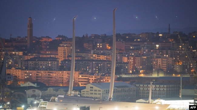 El yate del ruso Andrey Melnichenko en Trieste, Italia, el 10 de marzo de 2022.