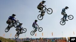 Ilustrasi - Semi-final Piala Dunia Supercross UCI BMX, Olimpiade BMX di Beijing, China, 21 Agustus 2007. (AP)