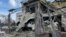 Gedung rumah sakit yang hancur, di tengah invasi Rusia ke Ukraina, di Izyum, Ukraina, 8 Maret 2022. (Volodymyr Matsokin/Facebook via REUTERS)