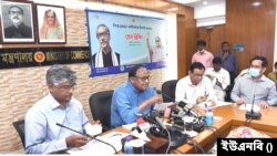 বিশ্বভোক্তা অধিকার দিবস উপলক্ষে সংবাদ সম্মেলনে কথা বলছেন বাণিজ্যমন্ত্রী টিপু মুনশি। (ছবি- ইউএনবি) 