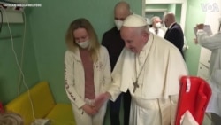 Pope Visits Ukrainian Child Refugees in Rome Hospital 