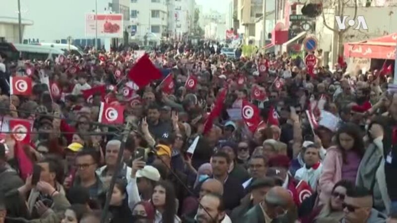 Tunisie: plus de 2.000 personnes sont descendues dans la rue