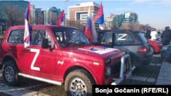 Učesnici vožnje podrške Rusiji okupili su se kod centra Sava u Beogradu 13.marta 2022. (foto: RSE, Sonja Gočanin)
