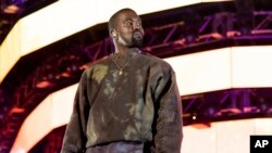 Kanye West est en concert au Festival Coachella à Indio, en Californie le 20 avril 2019. 