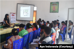 Pelatihan kader Posyandu dalam pengurangan stunting oleh Yayasan Ayo Indonesia di Manggarai, NTT. (Foto: Ayo Indonesia)