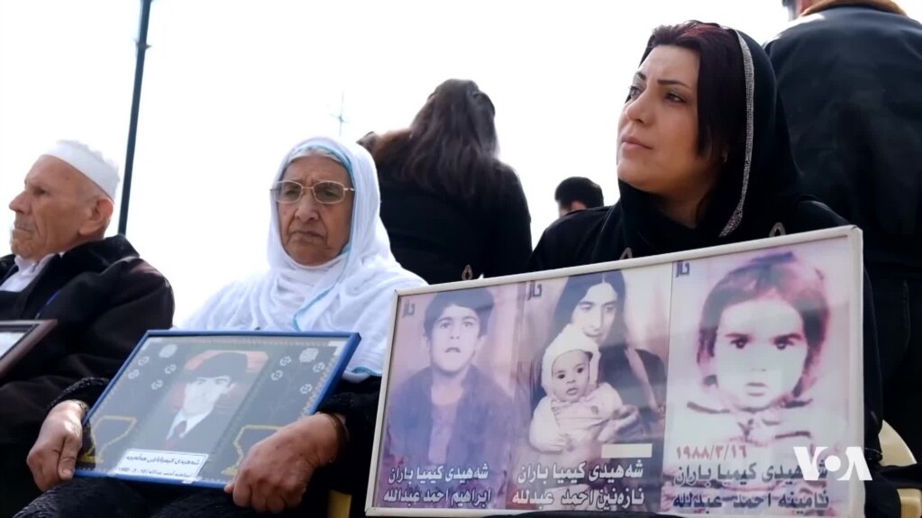 بەهۆی ناکۆکی نێوان کەسوکاری قوربانیان و حکومەت لە دوو شوێنی جیا مەڕاسیمی ساڵیادی هەڵەبجە لە شارەکە بەڕێوە چوو
