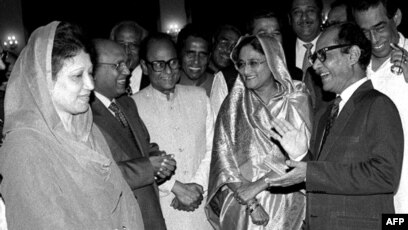 Qanday qilib sikni silkitib, kop jinsiy aloqa qilish kerak (porno)