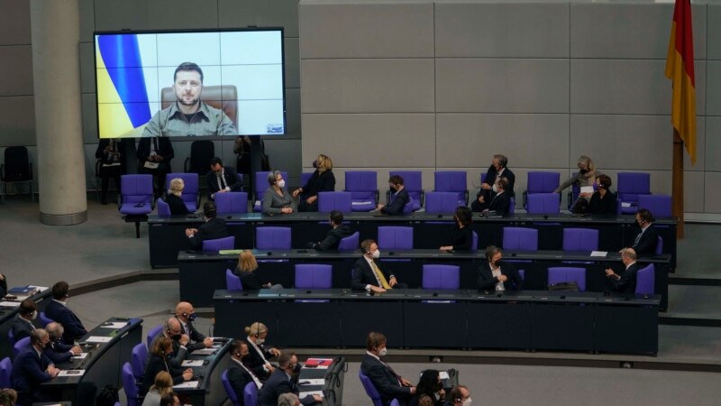 Zelenskyy Minta Bantuan Jerman di Tengah Invasi Rusia  