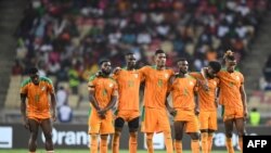 Les joueurs ivoiriens lors de la séance de tirs au but contre l'Égypte, à la CAN 2021, Cameroun, le 26 janvier 2022.
