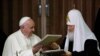 Đức Giáo hoàng Francis và Đức Thượng phụ Kirill trao đổi tuyên bố chung về sự đoàn kết tôn giáo ở Havana, Cuba hồi năm 2016