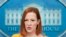 Sekrete de Pres Lamezonblanch la Jen Psaki pale pandan yon rankont ak la pres nan Lamezonblanch, Washington, Madi 15 Mas 2022. 