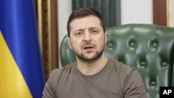 Prezidan Ikrenyen an Volodymyr Zelenskyy nan vil Kyev, kapital Ikren, 15 Mas 2022. 