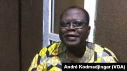 Dobian Assingar représentant de la FIDH auprès de la CEMAC, au Tchad, le 13 mars 2022. (VOA/André Kodmadjingar).