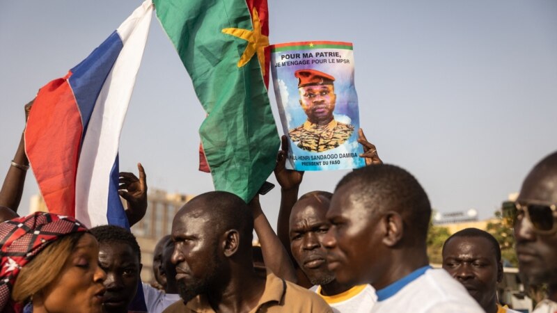Mali: la junte ordonne la suspension de la diffusion de RFI et France 24