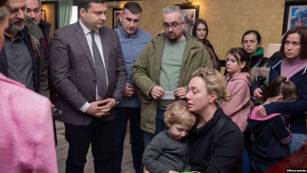 Šef Komesarijata Ujedinjenih nacija za izbjeglice – UNHCR, Žan Iv Bušardije tokom obilaska ukrajinskih izbjeglica u Crnoj Gori (Foto:RTCG)