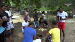 Դոմինոն չափազանց տարածված խաղ է Վենեսուելայում և «բոլորի սիրելի ժամանցը»: Վենեսուելացիները խաղը խաղում են զույգերով