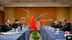 ລາຍການກະຈາຍສຽງຂອງວີໂອເອລາວ: ຈີນ ແລະ ຣັດເຊຍ ຕໍານິຝ່າຍຕາເວັນຕົກ ຢູ່ກອງປະຊຸມຄວາມໝັ້ນຄົງປະຈຳປີ ໃນນະຄອນຫຼວງປັກກິ່ງ