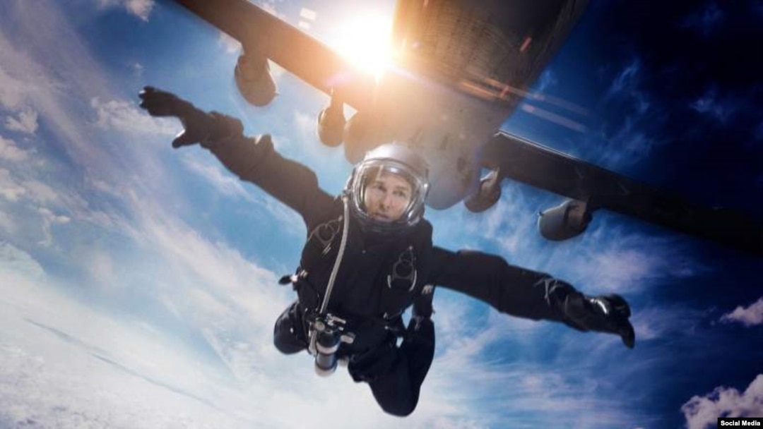 Casi imposible: Tom Cruise realiza salto HALO desde 8.000 metros en "Fallout".