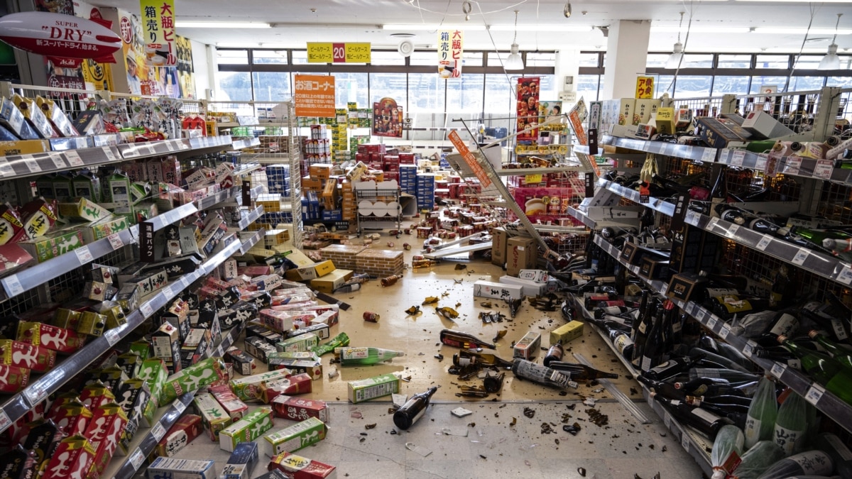 Residents Survey Damage After Powerful Japan Quake - Vimarsana News