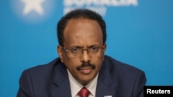 Le président somalien Mohamed Abdullahi Farmajo participe à la conférence de Londres sur la Somalie à Lancaster House, le 11 mai 2017. 