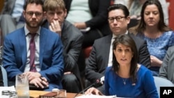 La embajadora de EE.UU. ante la ONU, Nikki Haley, habló ante el Consejo de Seguridad el sábado 14 de abril de 2018.