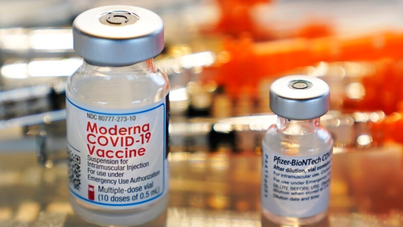 FDA Advisers Back Moderna's COVID-19 Vaccine for Older Kids