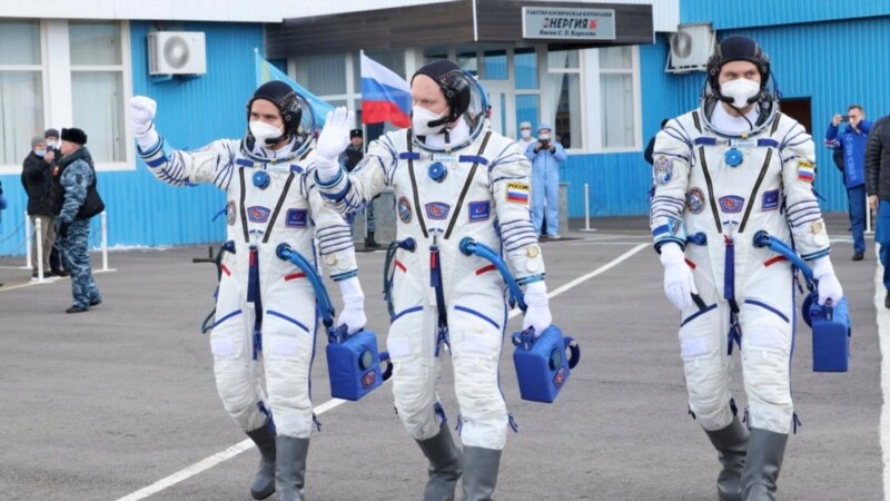 3 Russian Cosmonauts Arrive at International Space Station