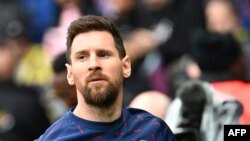 Lionel Messi avant le match entre le Paris-Saint Germain (PSG) et les Girondins de Bordeaux au stade du Parc des Princes, Paris, le 13 mars 2022.