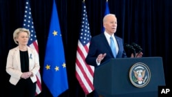 Serokê Amerîka Joe Biden û Seroka Komîsyona Ewrupa Ursula von der Leyen li Brukselê, 25 Adar,2022.