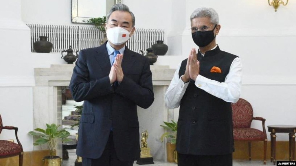 王毅3月25日在新德里会晤印度外长苏杰生。(photo:VOA)