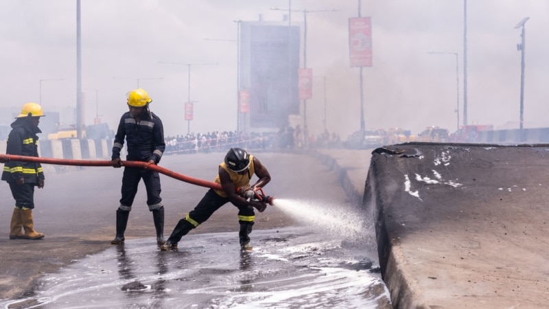 Un incendie endommage un pont à Lagos, des dizaines de commerces détruits