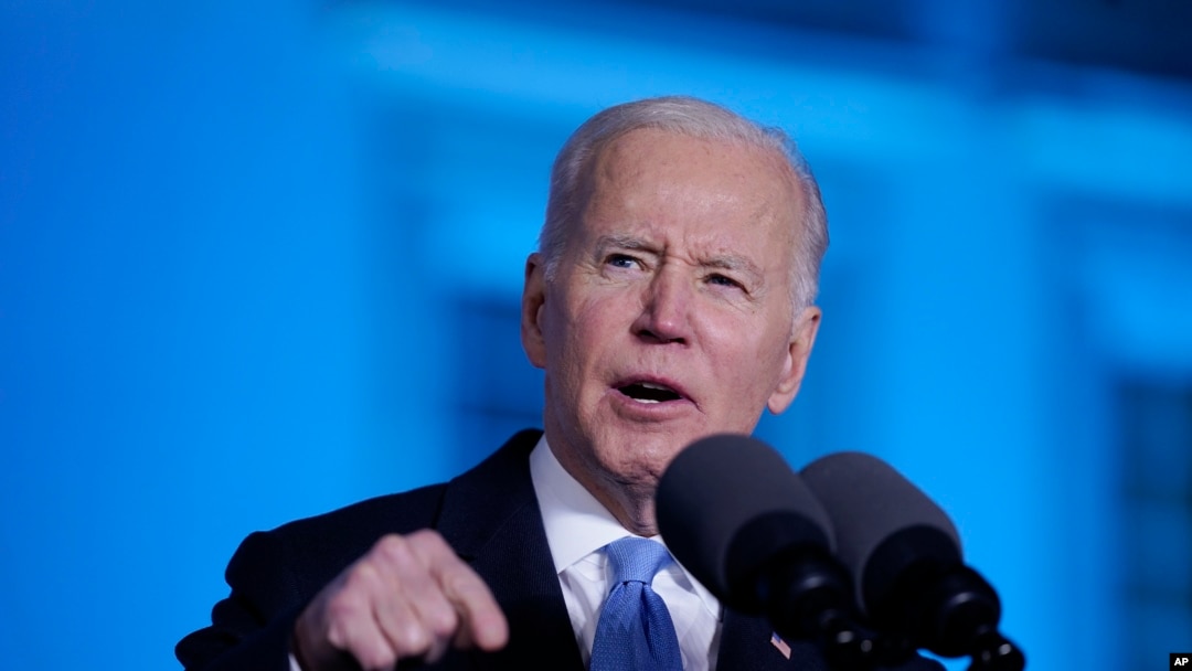 Presiden AS Joe Biden saat berpidato mengenai invasi Rusia ke Ukraina di Kastil Kerajaan, Sabtu, 26 Maret, di Warsawa, Polandia. (Foto: Evan Vucci/AP Photo)