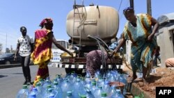 La demande en eau ne cessant cesse d'augmenter, Dakar est engagée dans une course entre expansion galopante et sécurité de l'approvisionnement.